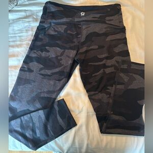 Camo leggings women size M